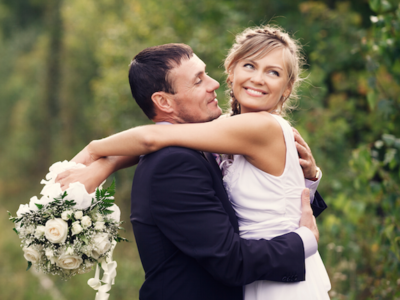 TOP 5 MONEY-SAVING WEDDING PLANNING TIPS